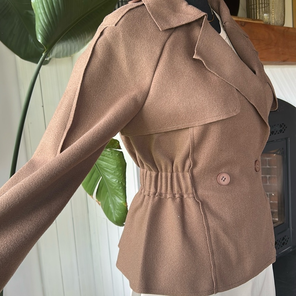 Cinched Waist Trench coat for Women - Picture 5 of 11